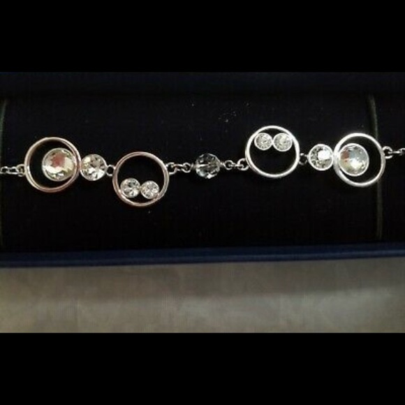 Authentic Swarovski bracelet. Almost new - Picture 5 of 6